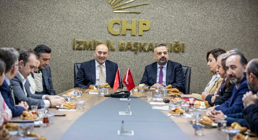 Başkan Soyer, CHP İzmir İl Başkanlığı'nı ziyaret etti