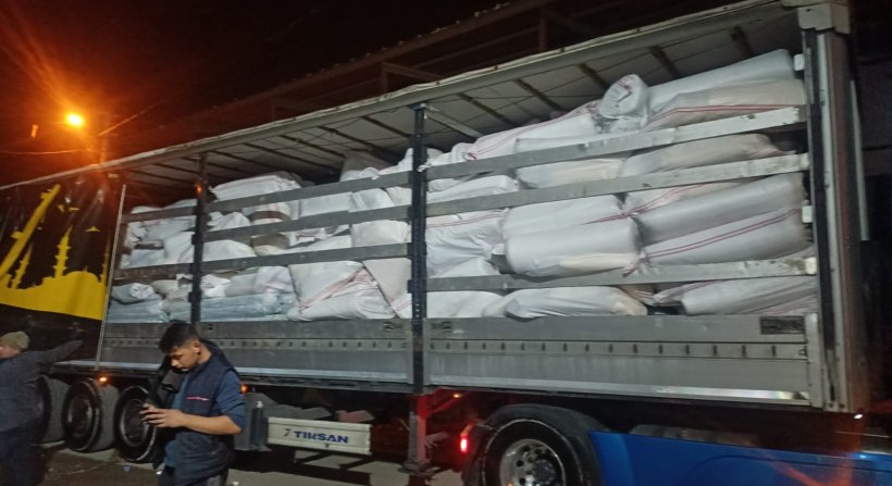 MENEMEN BELEDİYESİ'NDEN DEPREM BÖLGESİNE ÇADIR DESTEĞİ