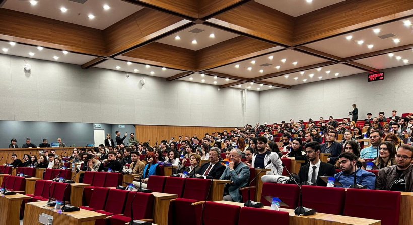 İzmir Gençlik Belediyesi yaşama geçti