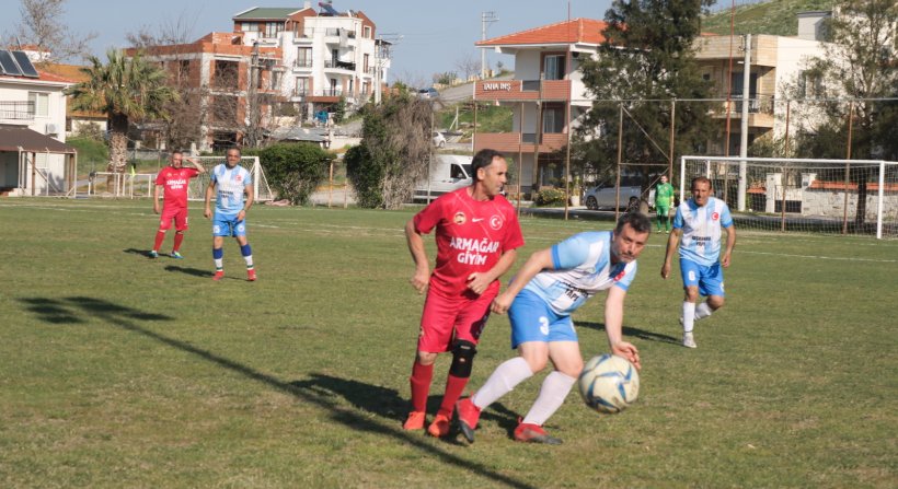 GOLLERİ FOÇA ATTI MAÇI DOSTLUK KAZANDI