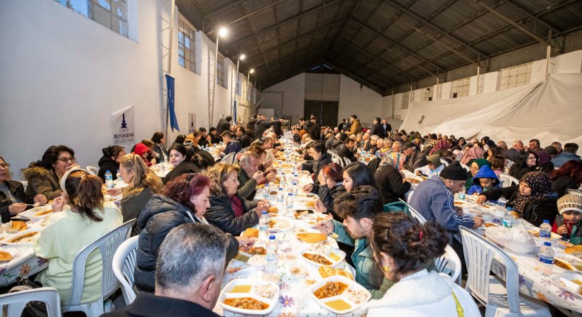 Soyer: "Osmaniye'nin yüzü gülene kadar yanınızda olacağız”