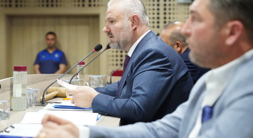 "MENEMEN HALKI, ESNAFIMIZ VE İŞÇİMİZ İÇİN CANIMI VERİRİM”