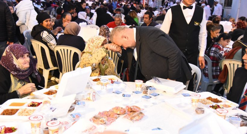 PEHLİVAN'DAN KOYUNDERE'YE PAZAR YERİ, TAZİYE EVİ VE YOL MÜJDESİ