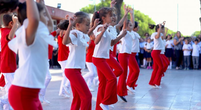 İlköğretim Haftası Aliağa'da Renkli Etkinliklerle Kutlandı
