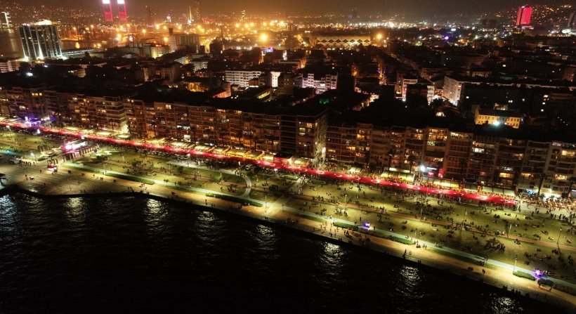 İzmir'de 100 yılın kutlaması