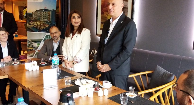 ÜMİT ÖZLALE SERKAN ACAR'DAN MEMNUN