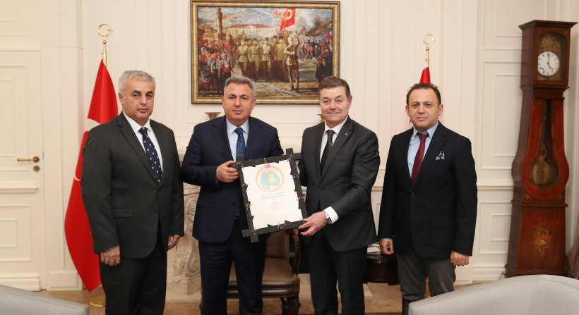 BERTO YÖNETİMİ, İZMİR VALİSİ DR. SÜLEYMAN ELBAN'I ZİYARET ETTİ