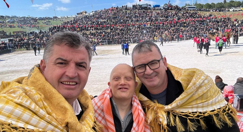 Kınık'ta bu sene 34'üncüsü düzenlenen Geleneksel Deve Güreşleri büyük ilgi gördü