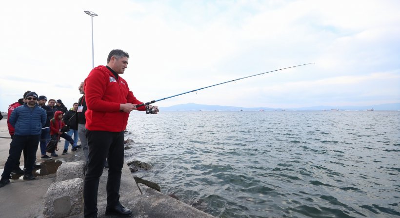 Balık Avı Tutkunları Aliağa'da Yarıştı