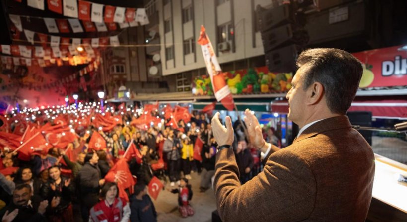 Başkan Kırgöz ilk açık hava toplantısını Bahar Bayramı coşkusuyla gerçekleştirdi