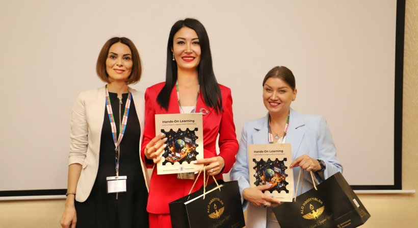 İzmirli Eğitimciler, Bakü'de Düzenlenen Küresel Yazarlık Konferansına Katıldı