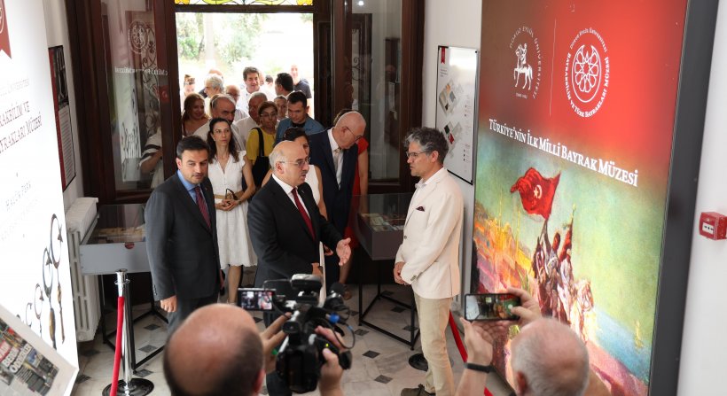 DEÜ'DE 15 TEMMUZ ANMASI: ASLA UNUTMAYACAK, UNUTTURMAYACAĞIZ