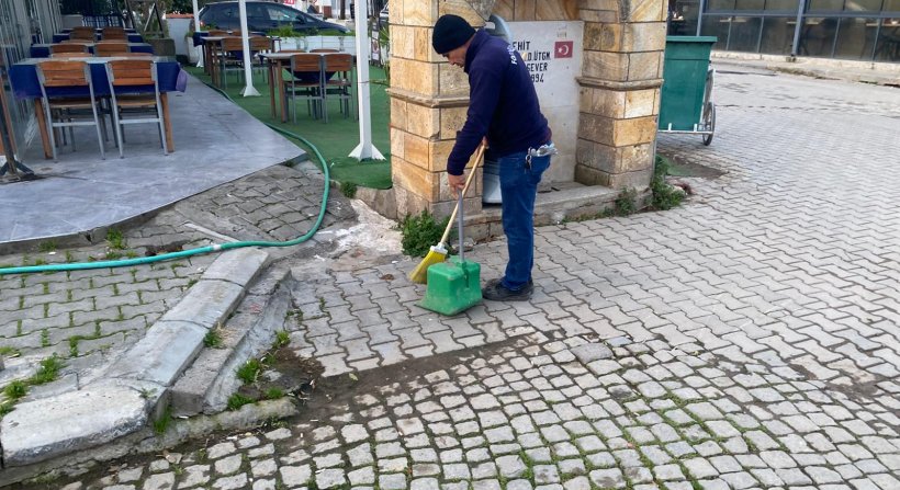 Foça Belediyesi Kentin Her Noktasında Sahada