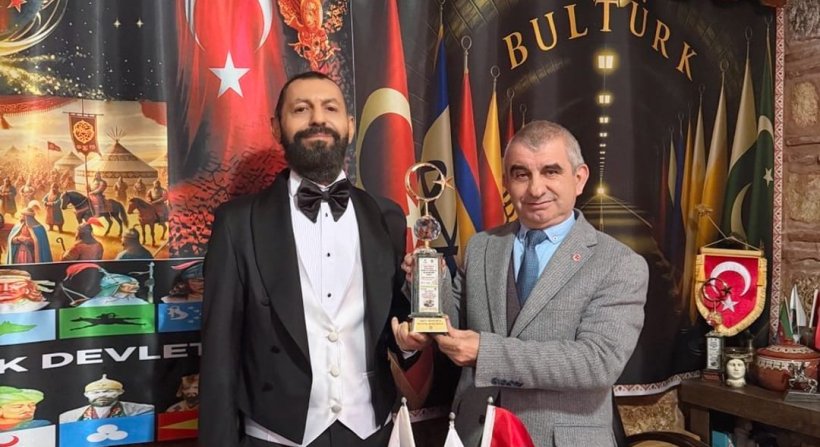 Dünyaca Ünlü Yazar Akif Manaf'a BULTÜRK Barış Ödülü
